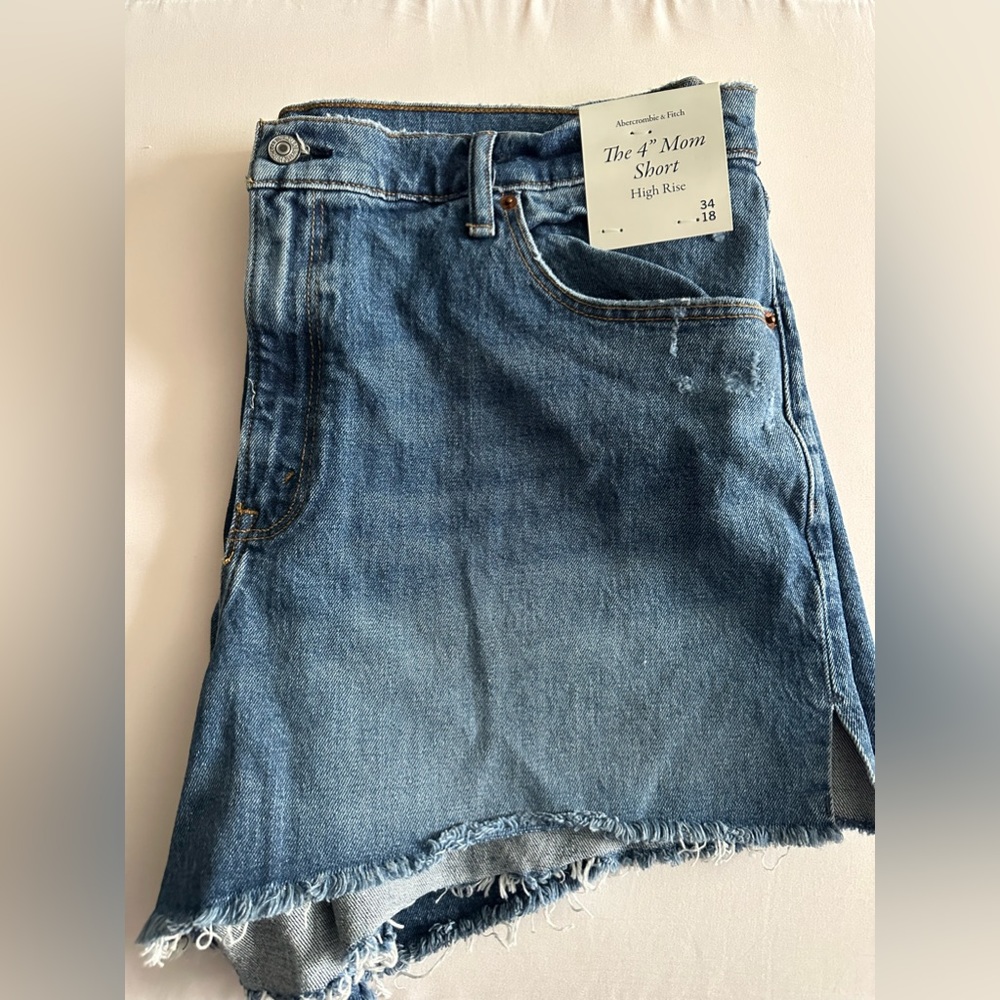 Abercrombie High Rise Mom Short